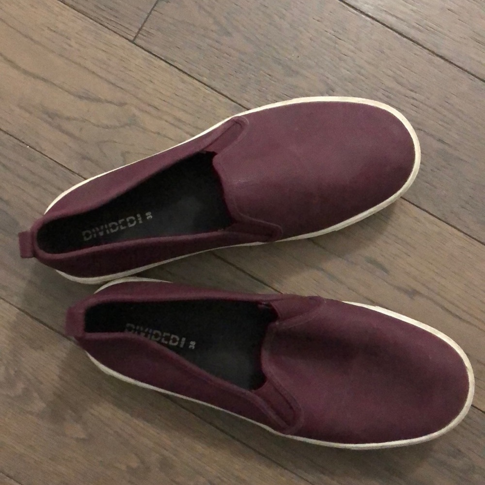 H&M burgundy flats/slip on shoes
